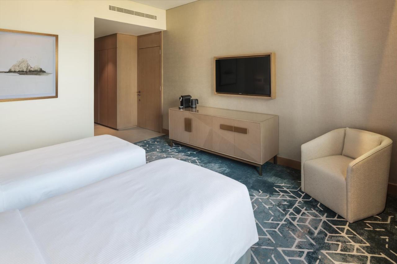 Palace Beach Resort Fujairah Buitenkant foto Deluxe room