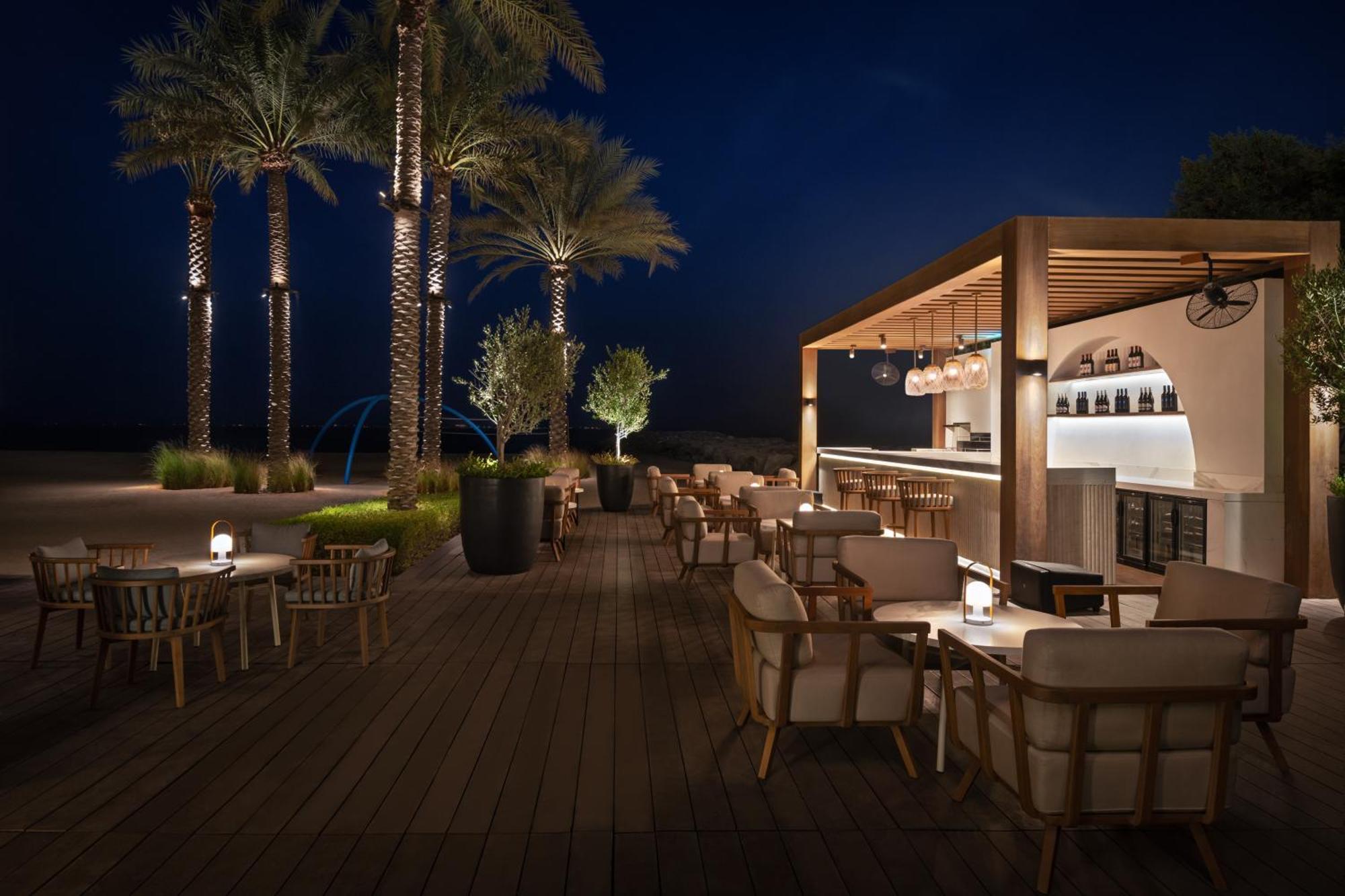 Palace Beach Resort Fujairah Buitenkant foto The Beach